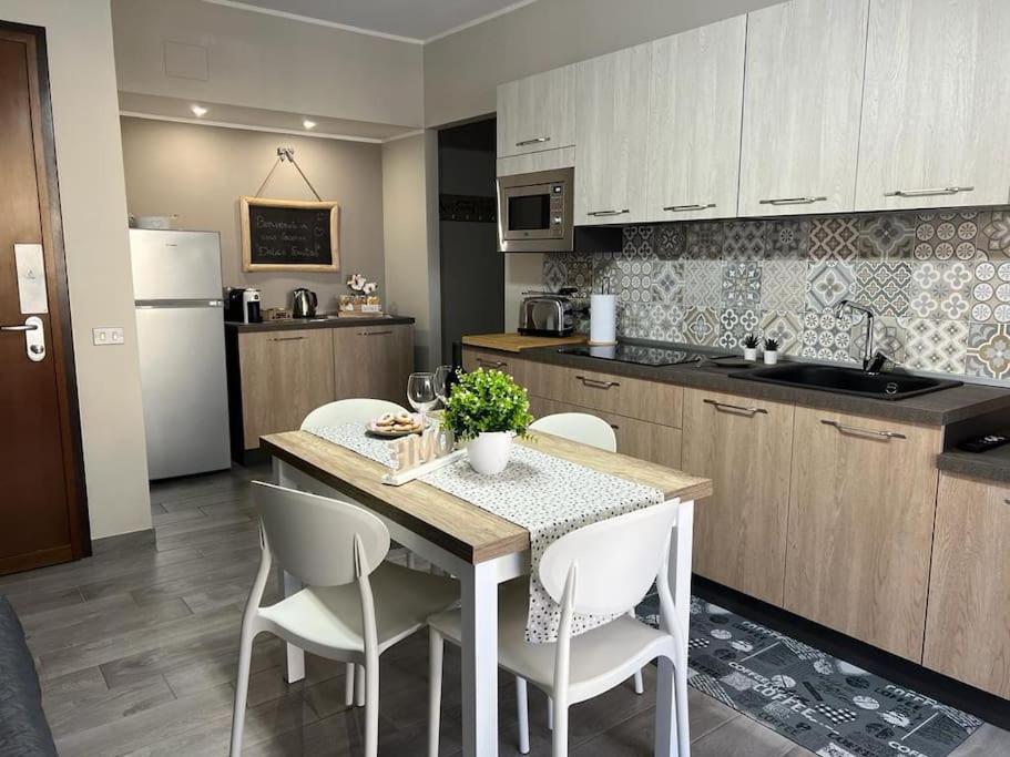 Casa Vacanze “Dolce Sosta” 콰르투 산텔레나 외부 사진