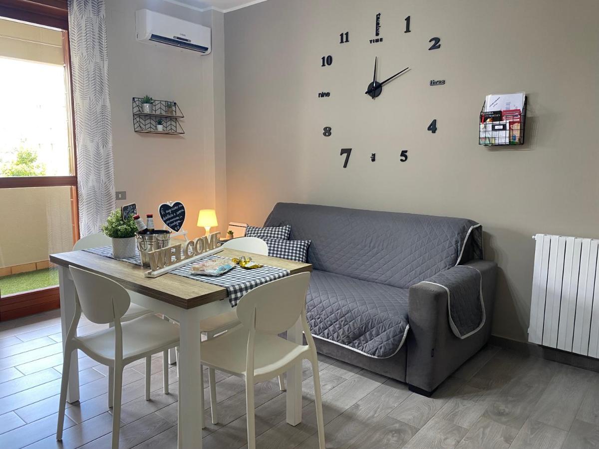 Casa Vacanze “Dolce Sosta” 콰르투 산텔레나 외부 사진